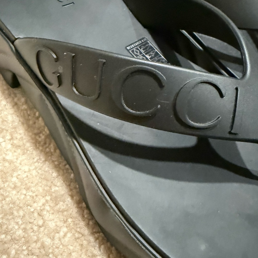 Gucci Women's thong platform sandal